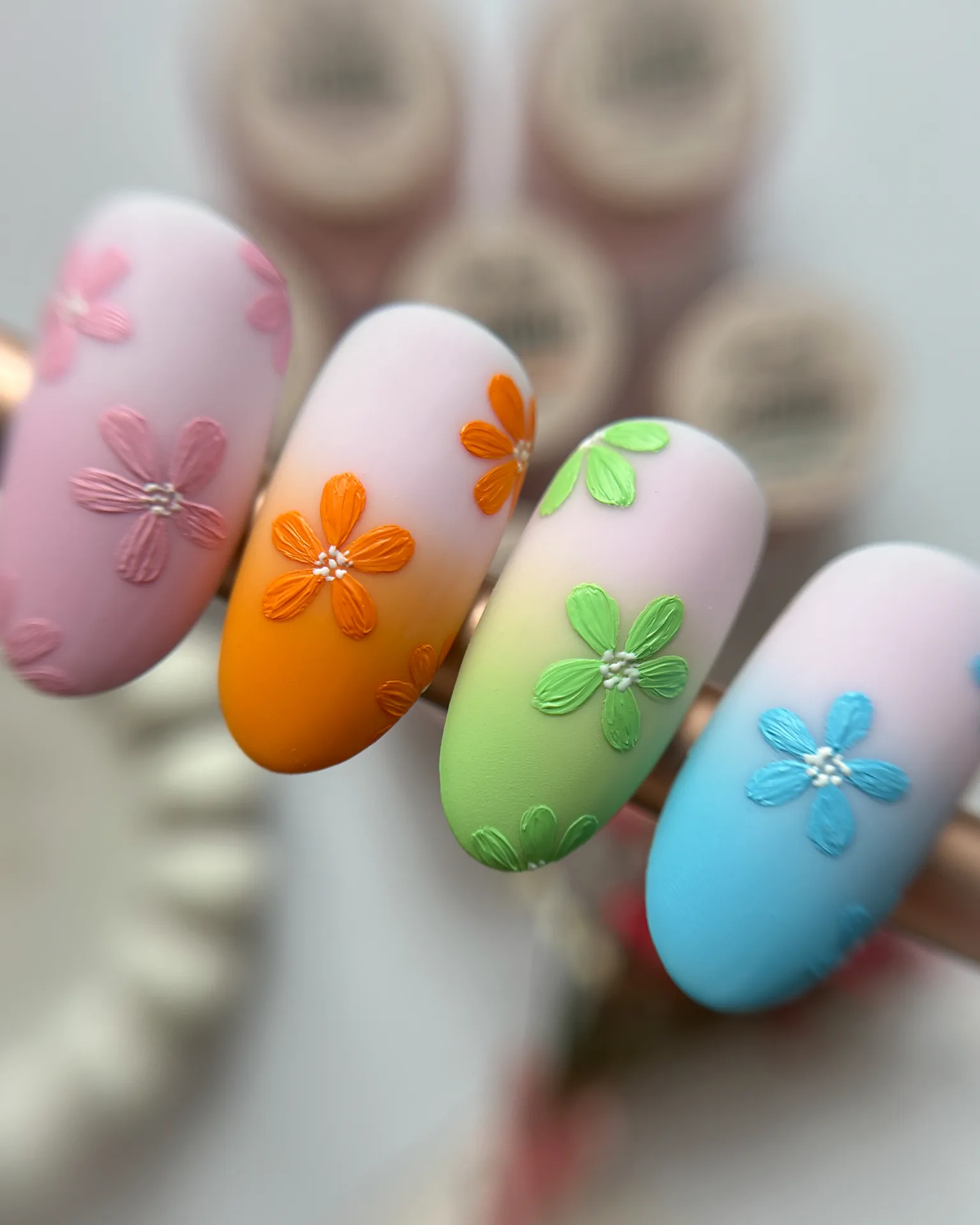 Kwiatki - inspiracja manicure