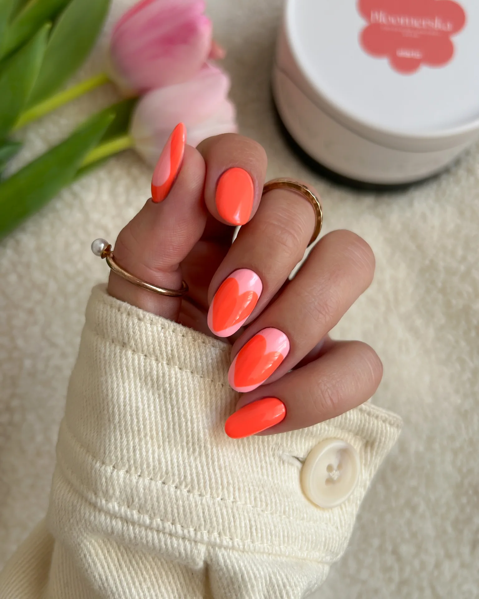 Pomarańczowe serduszka - inspiracja manicure